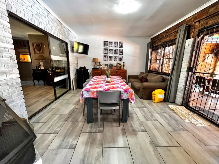 To Let 4 Bedroom Property for Rent in Cashan North West